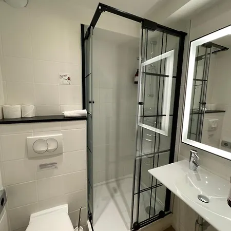 The Originals Bordeaux Porte Du Bassin Hotell 3*